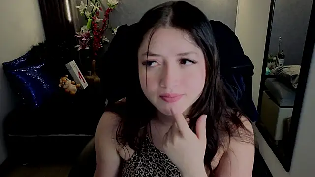 Snapshot of almma_shy chatting on 09/29/25, 02:01 almma shy online show from 09/29/25, 02:01