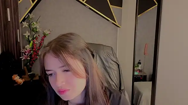 Snapshot of almma_shy chatting on 10/09/25, 01:22 almma shy online show from 10/09/25, 01:22