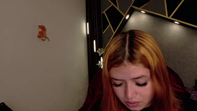 Snapshot of almma_shy chatting on 02/25/25, 01:00 almma shy online show from 02/25/25, 01:00