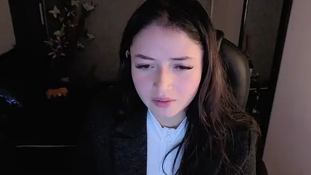 almma shy online show from 10/30/25, 02:47