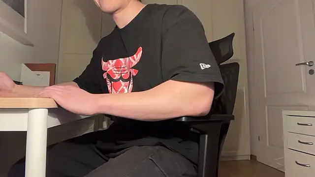 jungcock3210 online show from 02/03/26, 03:28