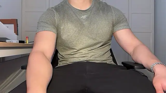 jungcock3210 online show from 11/08/25, 10:41