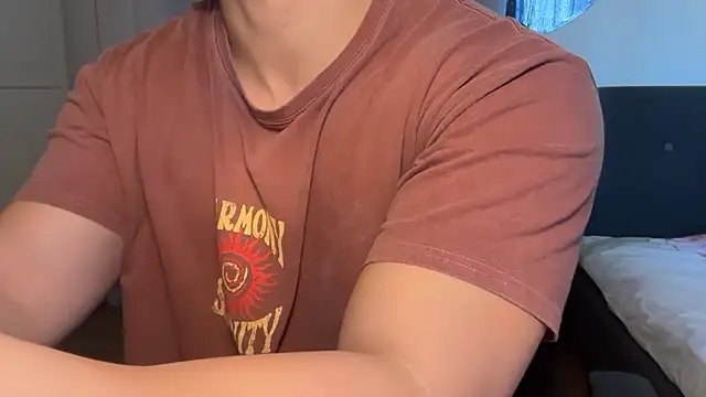 jungcock3210 online show from 12/03/25, 11:53