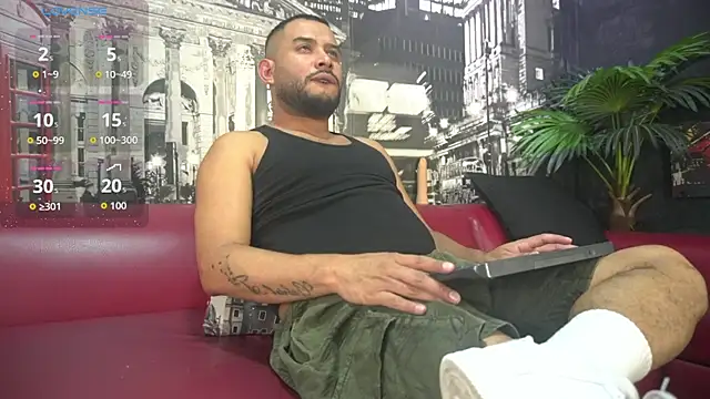 Snapshot of THIAGOXBIG chatting on 10/22/25, 08:41 THIAGOXBIG online show from 10/22/25, 08:41