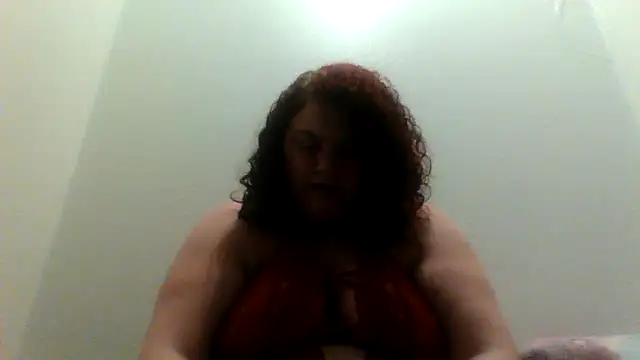 Snapshot of lolabun247 chatting on 09/16/25, 10:16 lolabun247 online show from 09/16/25, 10:16