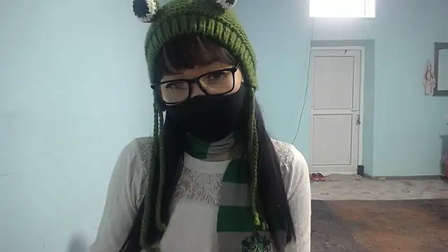 elllaaxx online show from 12/17/25, 04:17