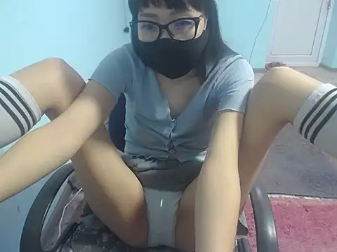 elllaaxx online show from 04/15/26, 04:18