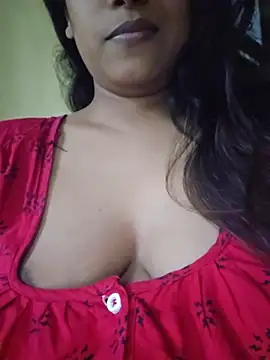 Snapshot of sexyindi_couple chatting on 07/11/26, 11:21 sexyindi couple online show from 07/11/26, 11:21