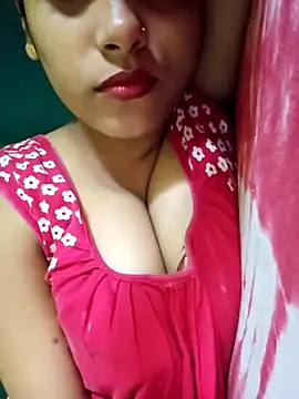 Snapshot of sexyindi_couple chatting on 10/16/25, 05:05 sexyindi couple online show from 10/16/25, 05:05
