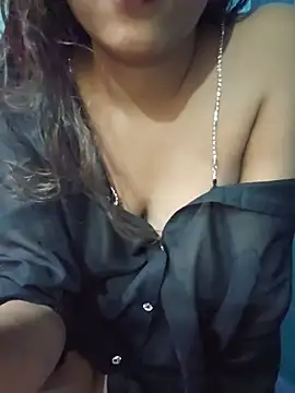 Snapshot of sexyindi_couple chatting on 07/02/26, 07:47 sexyindi couple online show from 07/02/26, 07:47