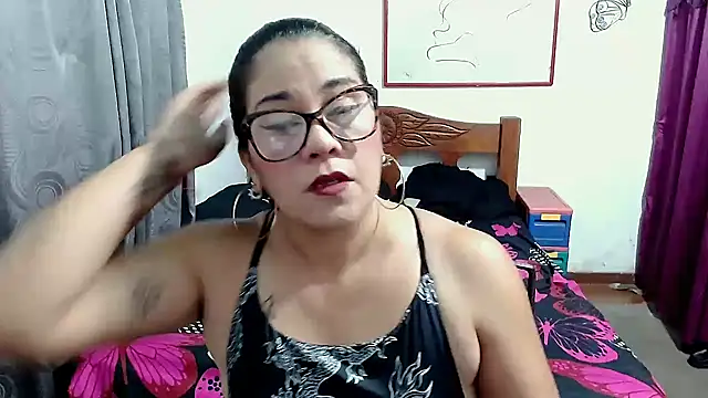 Mistresskloe01 online show from 09/24/25, 12:11