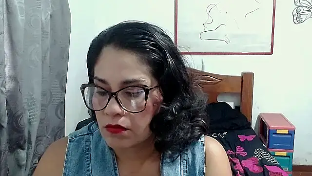 Mistresskloe01 online show from 09/30/25, 12:11