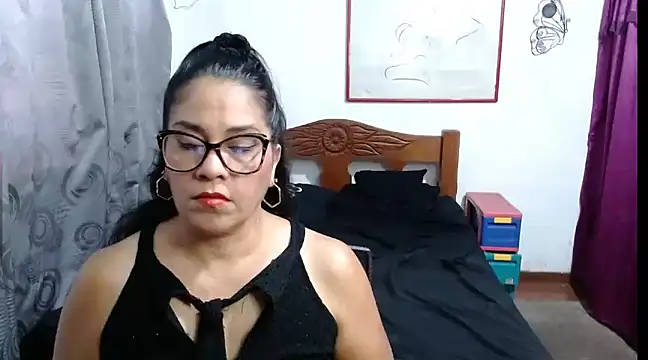 Mistresskloe01 online show from 02/13/25, 03:14