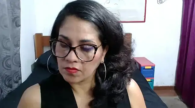 Mistresskloe01 online show from 12/13/24, 01:01