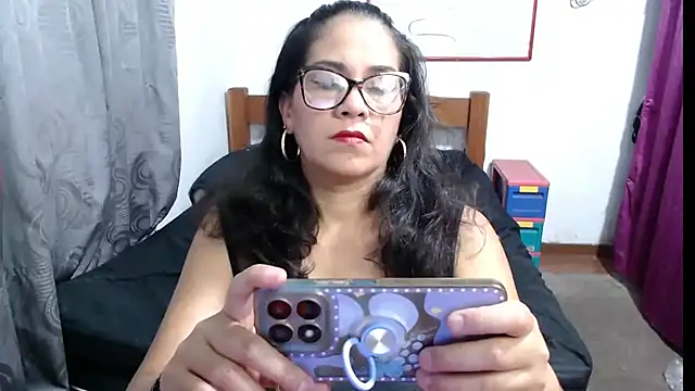 Mistresskloe01 online show from 02/20/25, 12:47