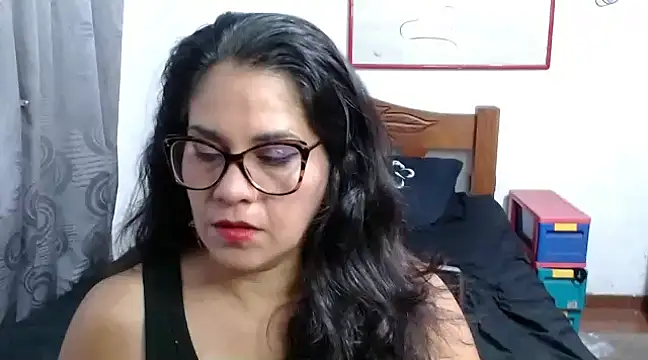 Mistresskloe01 online show from 02/10/25, 12:50