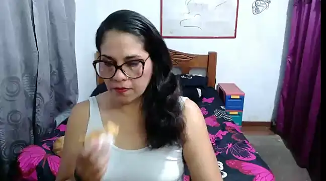 Mistresskloe01 online show from 01/16/25, 12:31