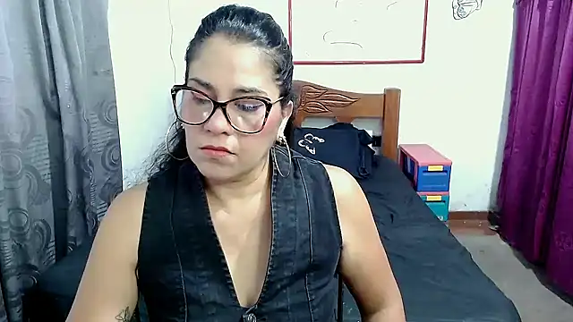 Mistresskloe01 online show from 09/12/25, 12:27