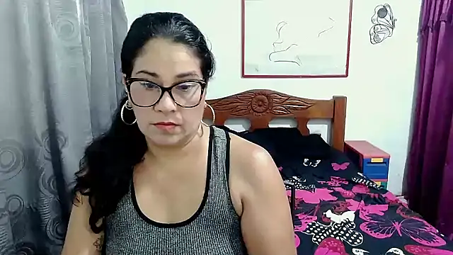 Mistresskloe01 online show from 10/27/25, 12:39