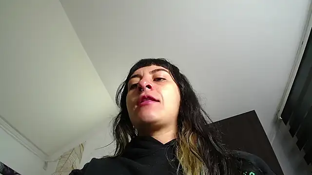 Naughty Kittenm online show from 12/17/25, 10:53