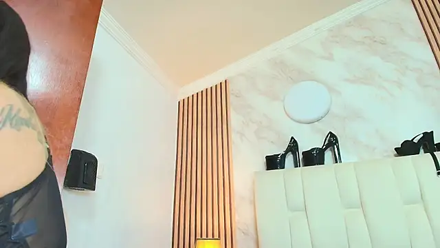 Naughty Kittenm online show from 10/23/25, 11:42