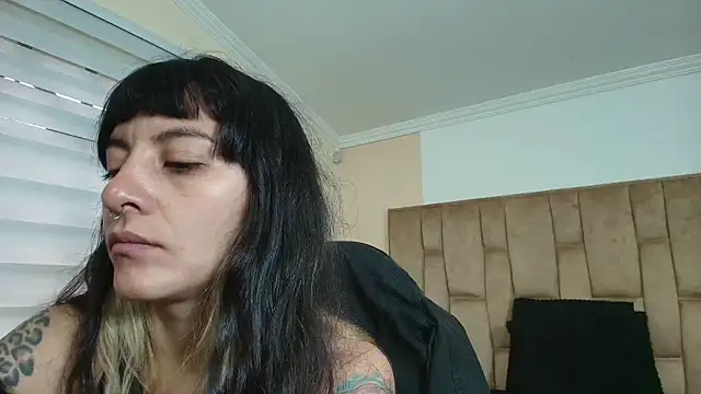 Snapshot of Naughty_Kittenm chatting on 09/29/25, 11:38 Naughty Kittenm online show from 09/29/25, 11:38