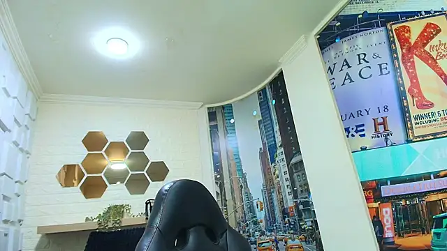 Snapshot of Naughty_Kittenm chatting on 04/01/26, 11:33 Naughty Kittenm online show from 04/01/26, 11:33