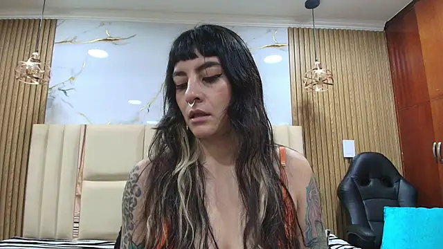 Snapshot of Naughty_Kittenm chatting on 07/01/26, 11:32 Naughty Kittenm online show from 07/01/26, 11:32