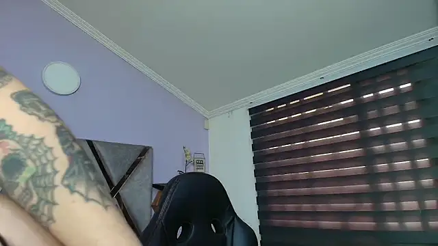 Snapshot of Naughty_Kittenm chatting on 10/03/25, 11:34 Naughty Kittenm online show from 10/03/25, 11:34