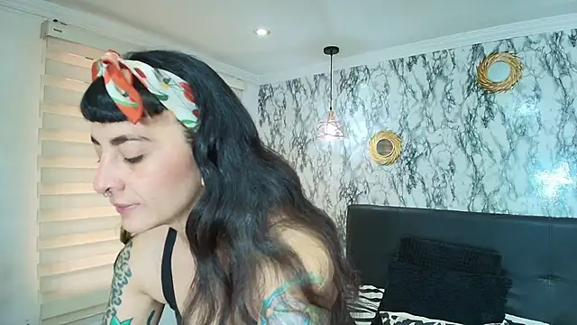 Naughty Kittenm online show from 11/10/25, 11:37