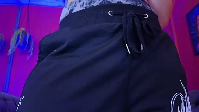 Julieta Russell online show from 04/15/26, 11:16