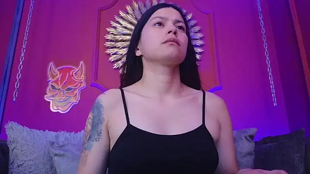 Julieta Russell online show from 11/26/25, 12:05