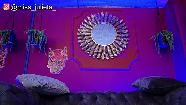 Julieta Russell online show from 05/22/26, 11:41