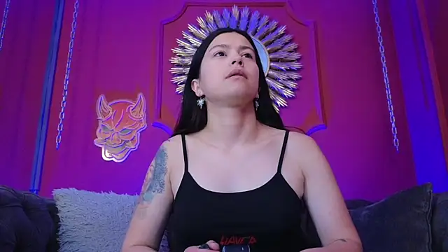 Julieta Russell online show from 02/05/26, 12:01