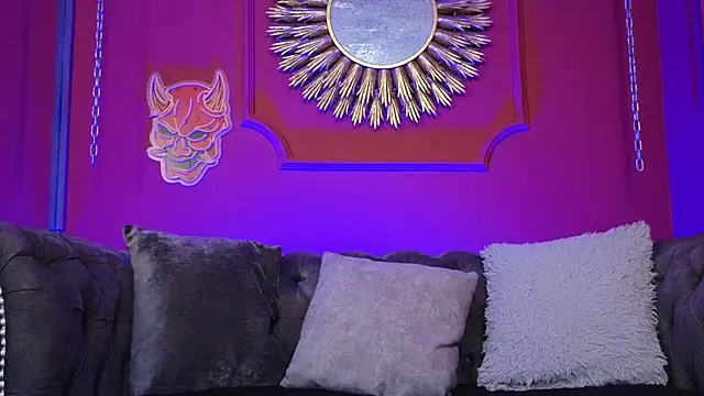 Julieta Russell online show from 12/14/25, 12:33