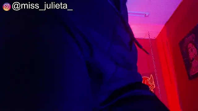 Snapshot of Julieta_Russell chatting on 07/15/26, 12:23 Julieta Russell online show from 07/15/26, 12:23
