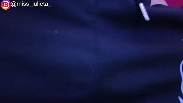 Snapshot of Julieta_Russell chatting on 06/08/26, 11:33 Julieta Russell online show from 06/08/26, 11:33