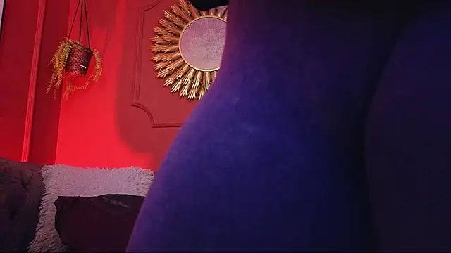 Julieta Russell online show from 11/07/25, 12:21