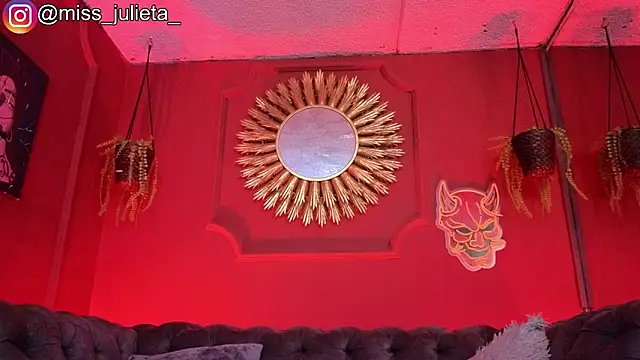 Snapshot of Julieta_Russell chatting on 06/10/26, 11:44 Julieta Russell online show from 06/10/26, 11:44