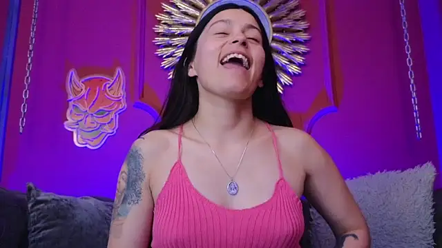 Julieta Russell online show from 12/05/25, 12:15