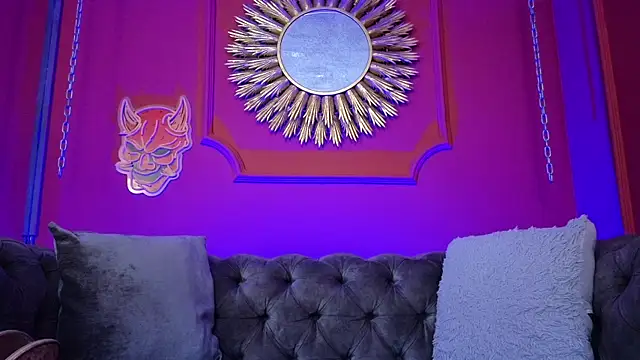 Julieta Russell online show from 04/08/26, 12:06