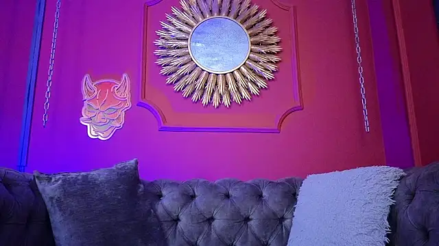 Julieta Russell online show from 02/25/26, 11:54