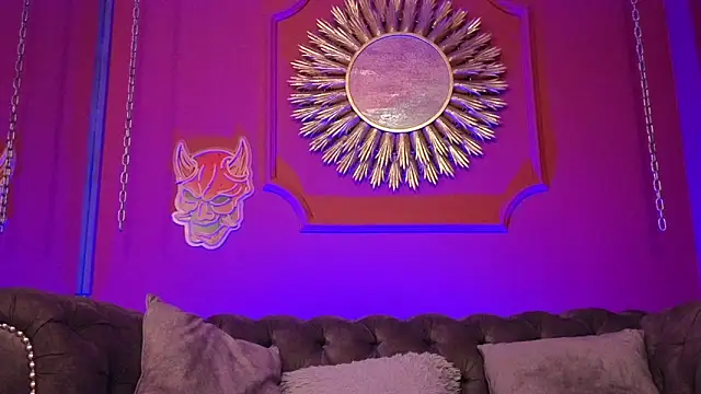 Julieta Russell online show from 12/17/25, 11:26