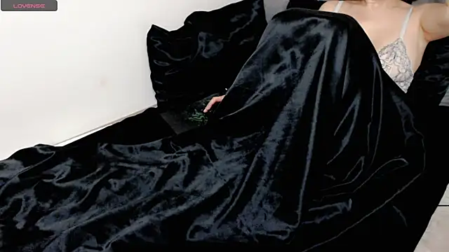 hotmask online show from 01/13/26, 07:40