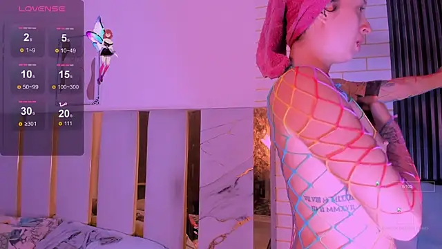 laurem-paulette online show from 10/30/25, 03:31