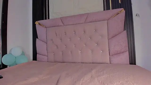 laurem-paulette online show from 02/14/26, 08:09