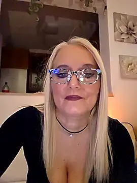 kikkastar online show from 11/27/25, 08:53