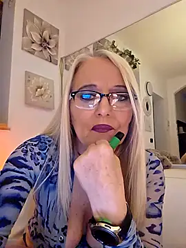 Snapshot of kikkastar chatting on 02/25/26, 08:41 kikkastar online show from 02/25/26, 08:41