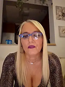 kikkastar online show from 10/26/25, 09:04