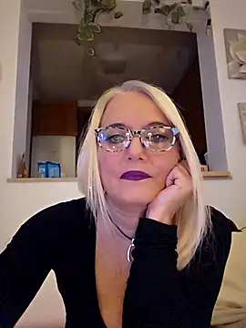 kikkastar online show from 10/27/25, 09:05